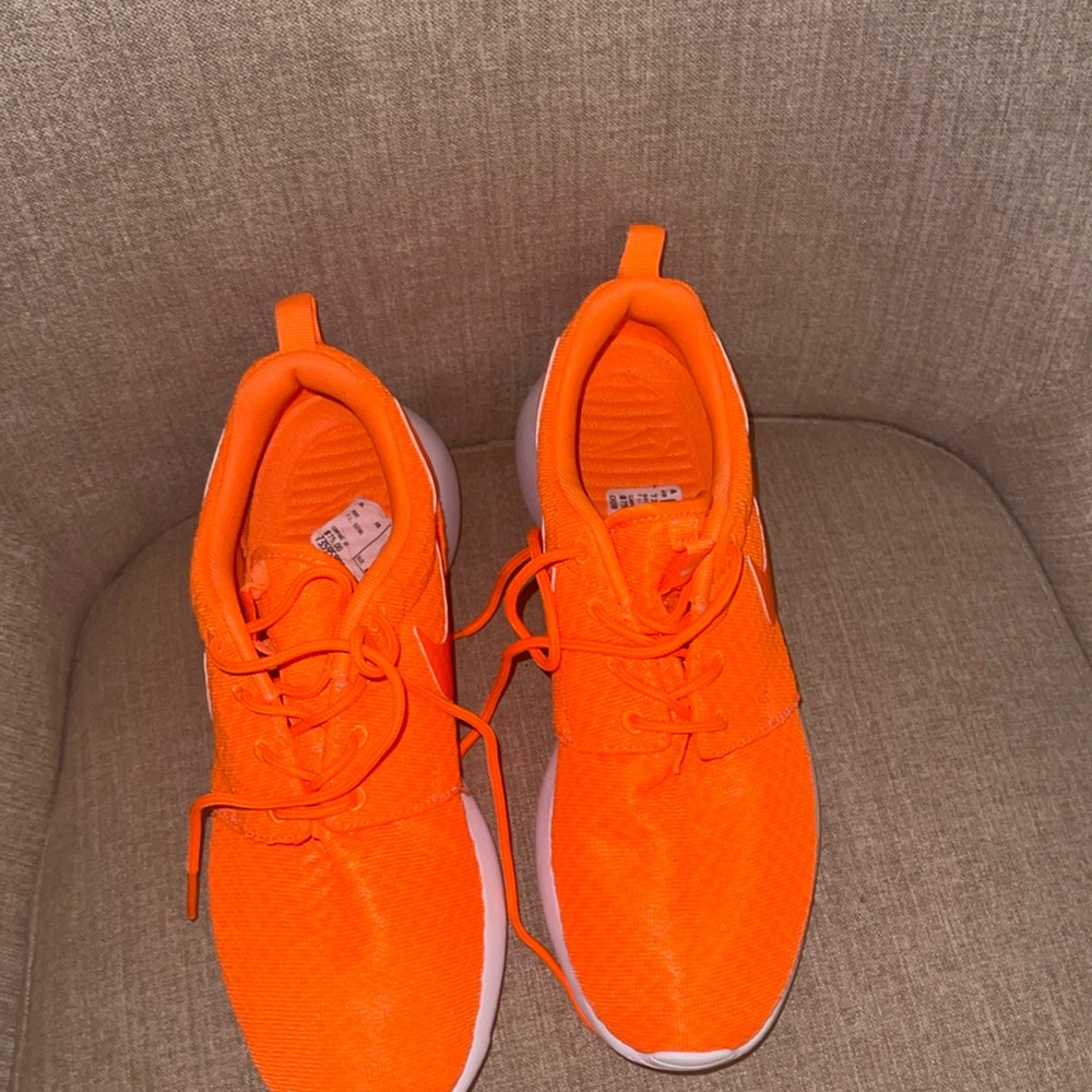 Nike sz 8 new never worn